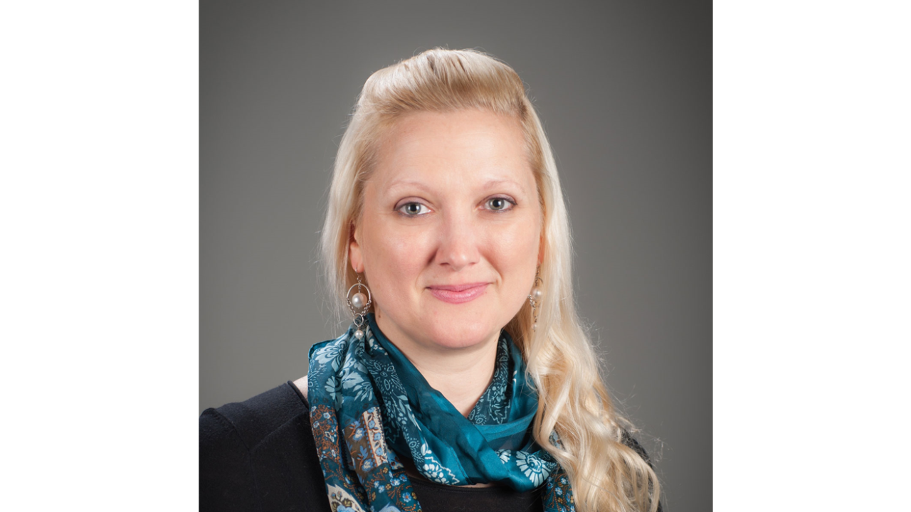 Leda Kobziar headshot